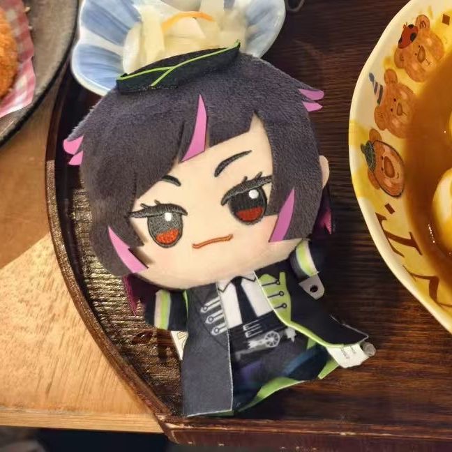 10cm Stuffed Twisted Lilia Van - Anime Merchandise For Sale 评论和价格